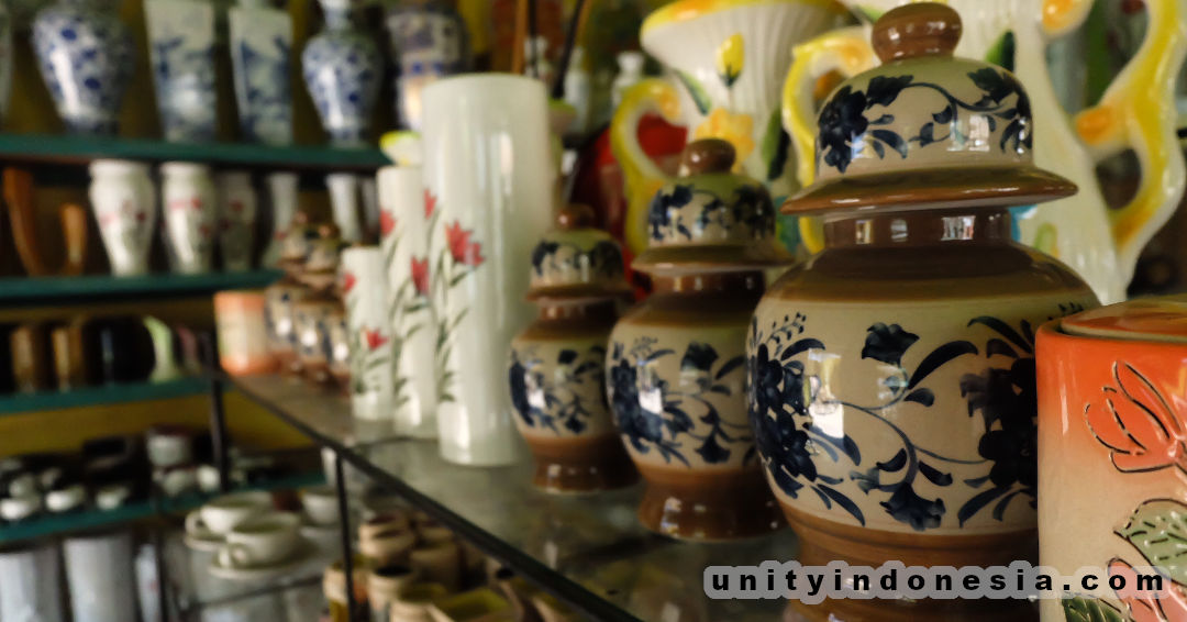 Indonesian pottery, traditional ceramic vases with lid.